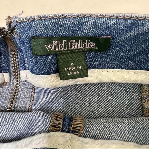 Wild Fable Light Wash Stretchy Denim Mini Skirt Size 0 - Picture 4 of 7